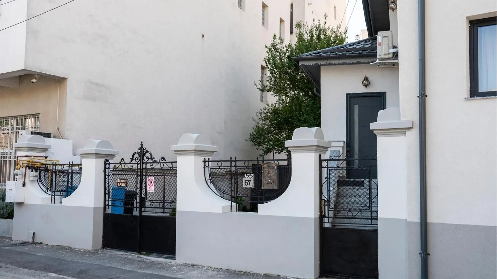 Lazynest Residence Bucureşti 0*,